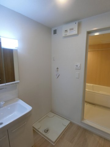 ヒカルサ境港外江町イーストⅡの洗面所