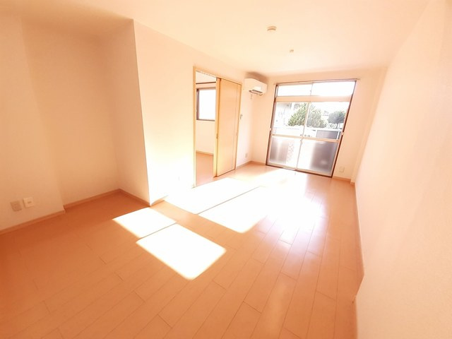 ピースフルさわＢの居間・リビング|居室・リビング