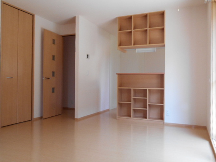 マサーレ・オガワ B棟の居間・リビング|リビングルーム