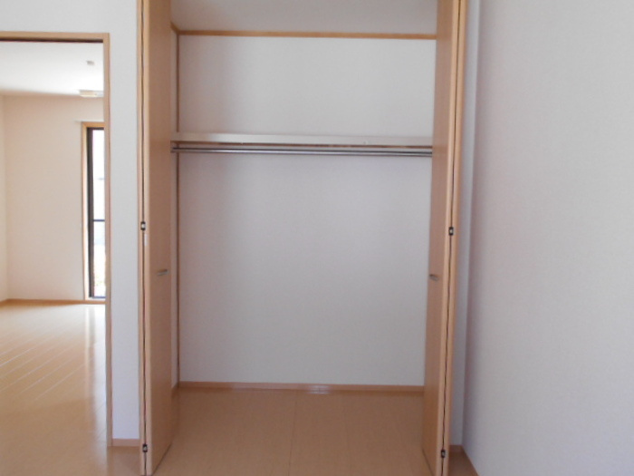 マサーレ・オガワ B棟の収納|洋室 クローゼット