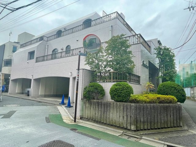 ロイヤルクレストの外観