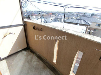 【バルコニー】 | ブライトンコート仙台 | ４階のお部屋で洗濯物もたくさん干せます。