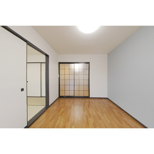 エースハイツの内装|南洋室