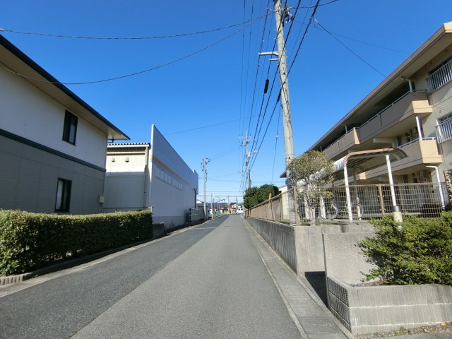 パルティール・ｍの周辺