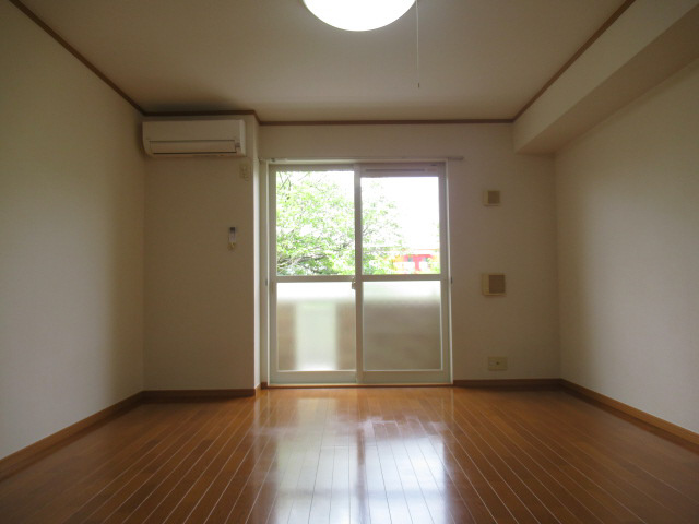 Ｓｕｎｓｅｔ　Ｃｏｕｒｔ　Ⅱの居間・リビング
