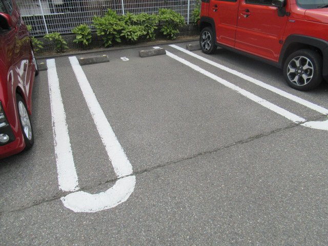 Ｓｕｎｓｅｔ　Ｃｏｕｒｔ　Ⅱの駐車場