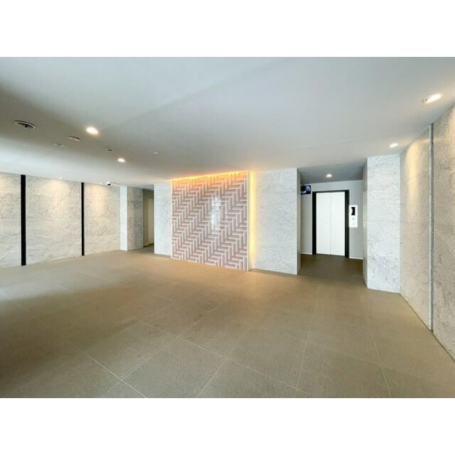 オーパスホームズ武蔵小金井のエントランス