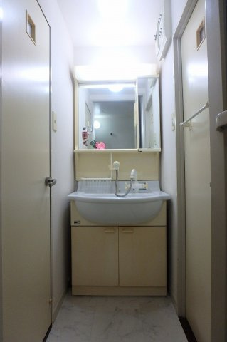 アシューレ加古川の洗面所|別のお部屋のお写真です