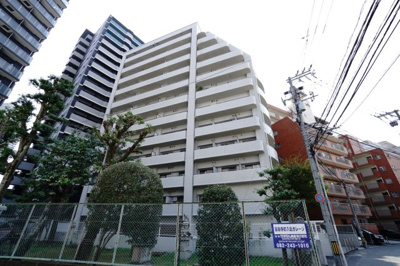 【外観】 | 【上質リノベ】ダイアパレス国泰寺弐番館 | 【耐震性】
耐震性の高さを判断するポイントは、
建築確認申請日が1981年6月1日以降の
新耐震基準に適合しているかどうか。
震度６程度の大地震でも
建物が崩壊しないレベルが基準になりました。