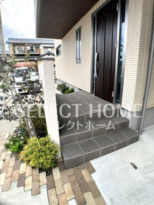 【エントランス】 | 大和町字桑子戸建 | ゆとりのあるエントランスです