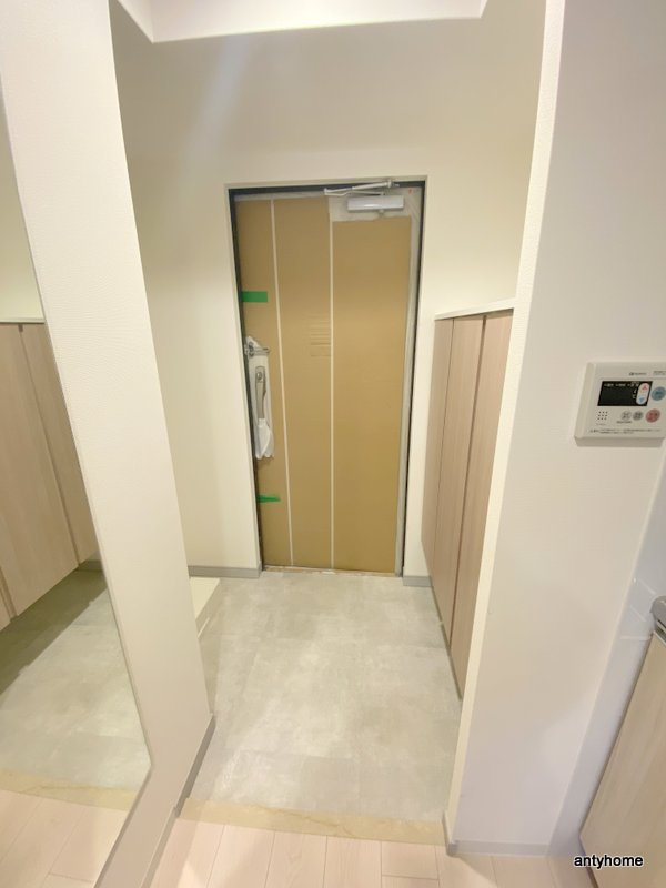 ワールドアイ大阪城EASTアドバンス 仲介手数料無料の玄関