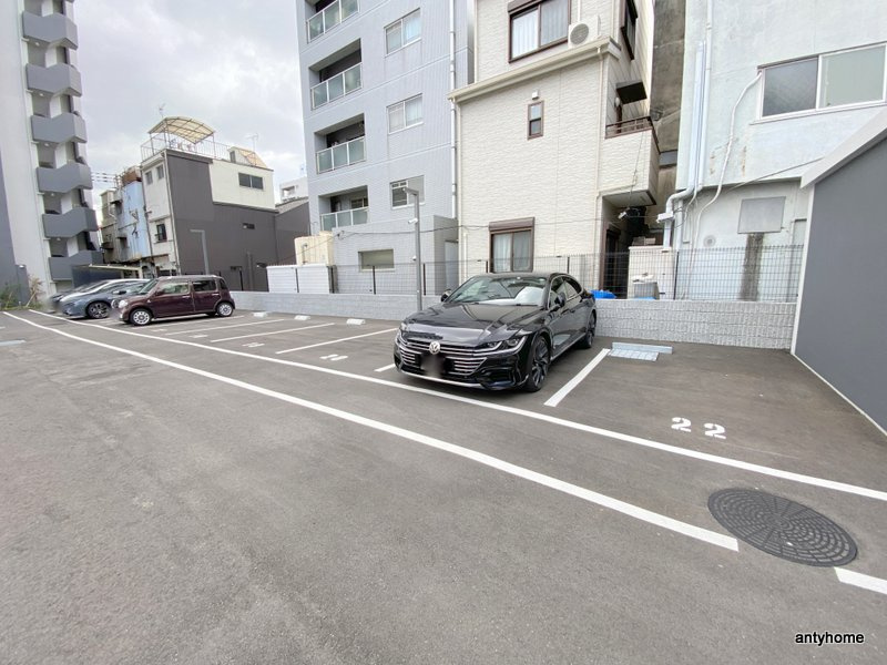 ワールドアイ大阪城EASTアドバンス 仲介手数料無料の駐車場