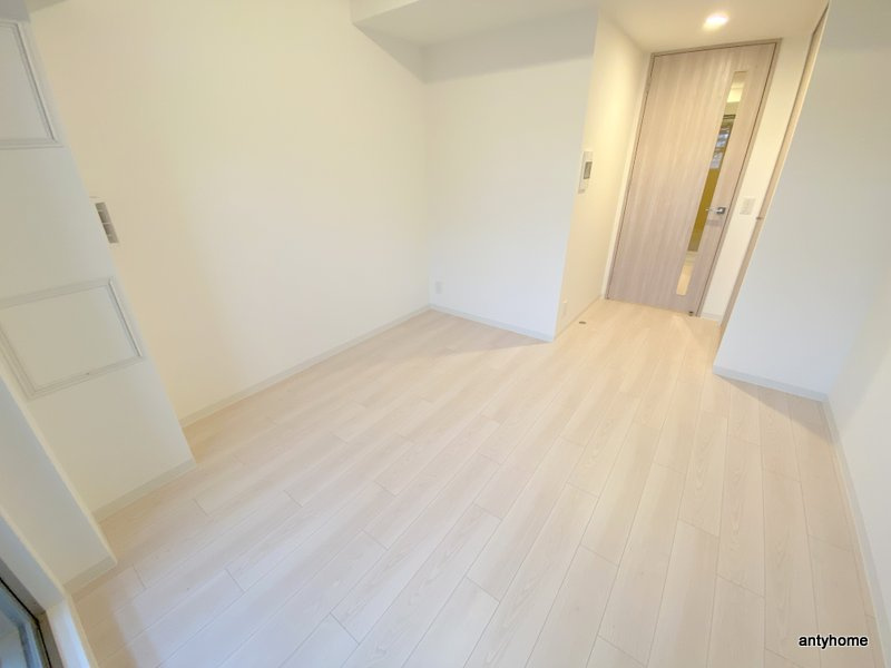 ワールドアイ大阪城EASTアドバンス 仲介手数料無料の居間・リビング