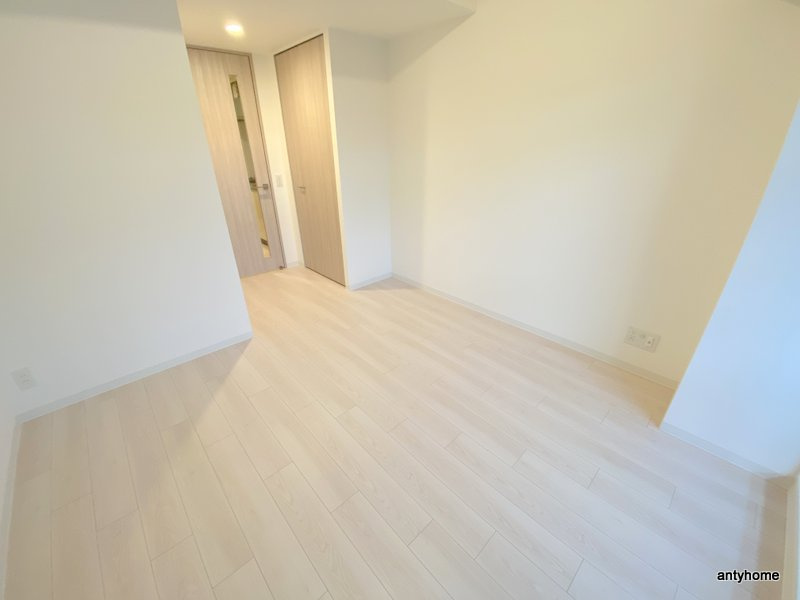 ワールドアイ大阪城EASTアドバンス 仲介手数料無料の洋室