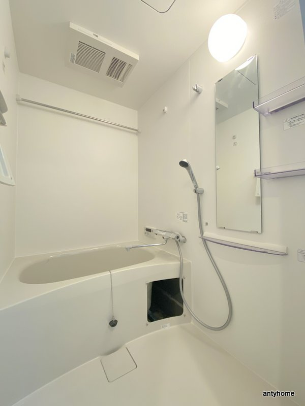 ワールドアイ大阪城EASTアドバンス 仲介手数料無料の浴室