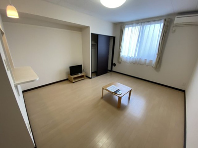 【居間・リビング】 | レオネクストＫＲＨフレンド | 設備・仕様は号室により異なる為、現況を優先致します。