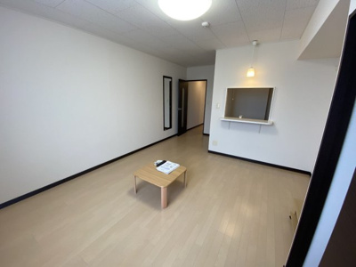 【居間・リビング】 | レオネクストＫＲＨフレンド | 設備・仕様は号室により異なる為、現況を優先致します。