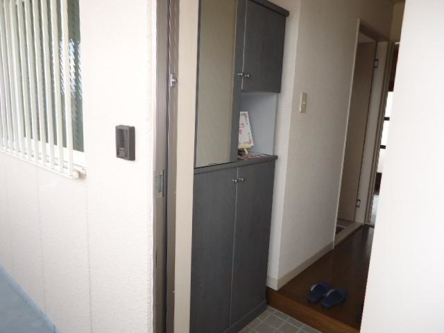 メゾンエクセルの玄関