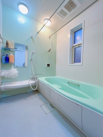 ６３７６９　山県市東深瀬中古戸建ての浴室