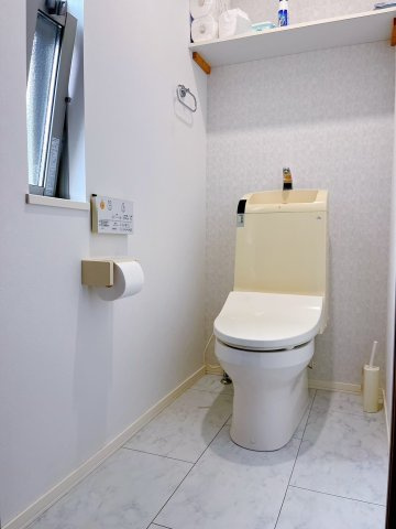 ６３７６９　山県市東深瀬中古戸建てのトイレ