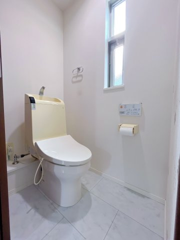 ６３７６９　山県市東深瀬中古戸建てのトイレ
