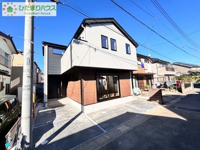 桶川市坂田西　1期　新築戸建　クラフト01の駐車場|2台駐車可能なので、
急な来客にも安心ですね♪