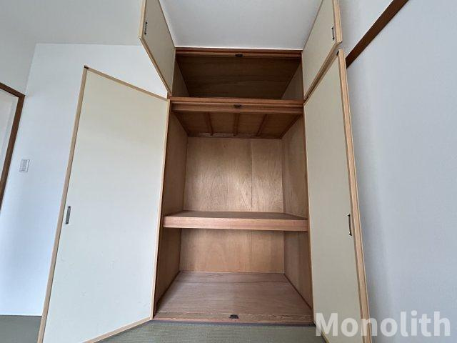 和泉市鶴山台３丁目の賃貸マンションの収納