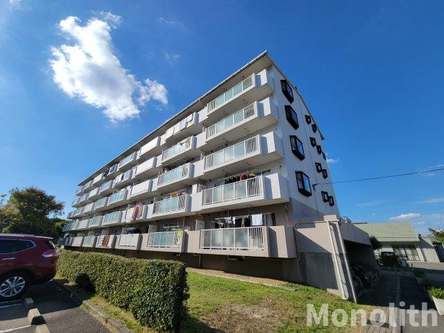 和泉市鶴山台３丁目の賃貸マンションの外観