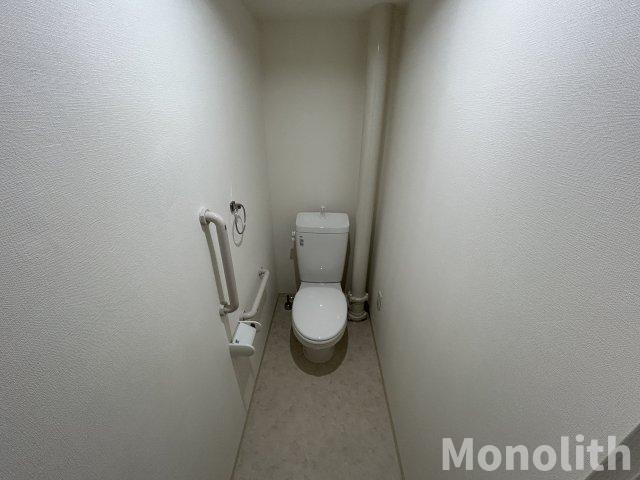 和泉市鶴山台３丁目の賃貸マンションのトイレ