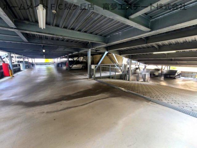 堺・泉北光明池城山公園シンシアの駐車場|敷地内2階建駐車場