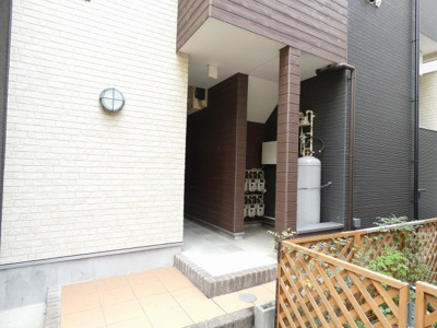 【エントランス】 | グルージャ黒門