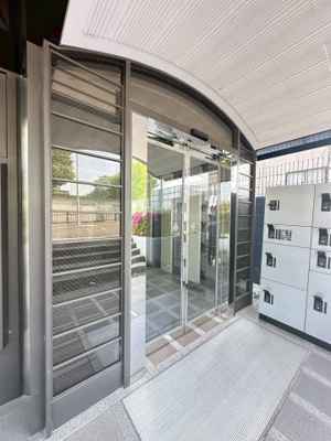 【エントランス】 | ロイヤル南茨木