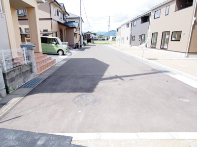 【前面道路含む現地写真】 | すこし小さな家　No.12　南沢又字西原前