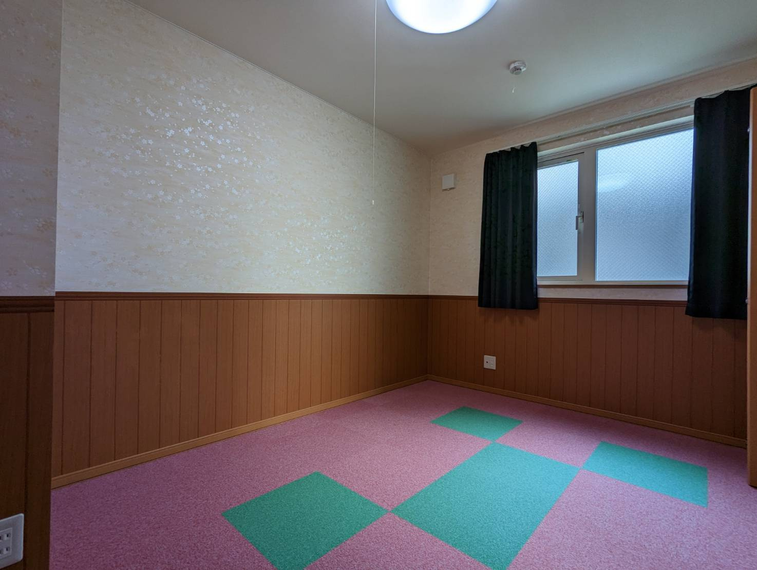 エコハウス幸の洋室