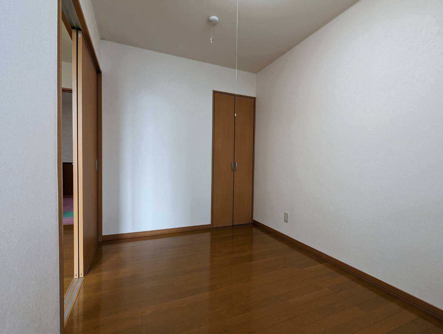 エコハウス幸の洋室