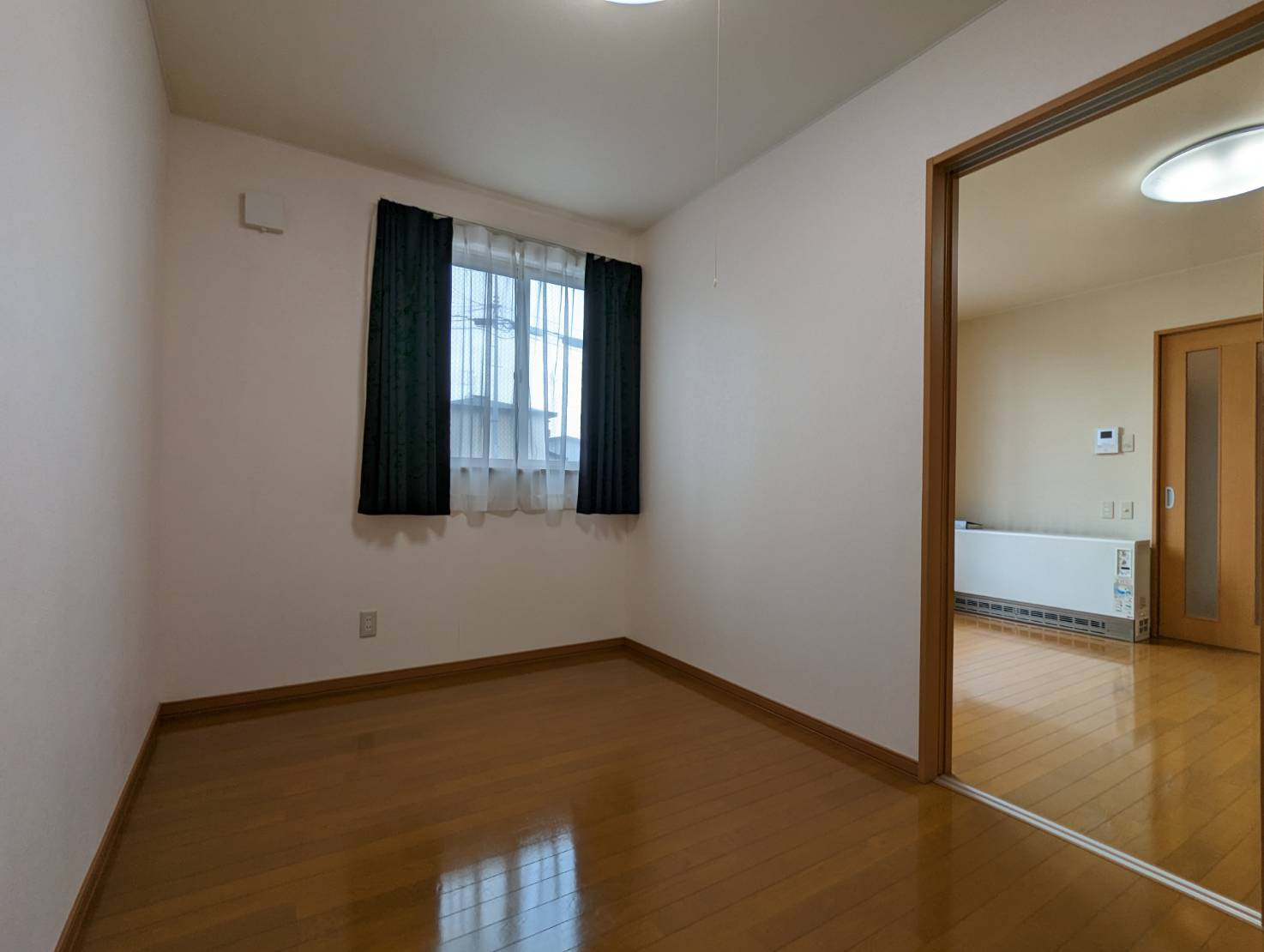 エコハウス幸の洋室