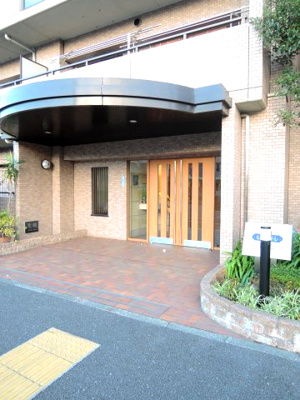 【エントランス】 | ルイシャトレ鶴見ウエストコート | エントランス部分です。