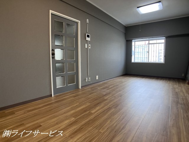 【居間・リビング】 | 新大阪ファイナンスA・B棟 | リビング/通風良好