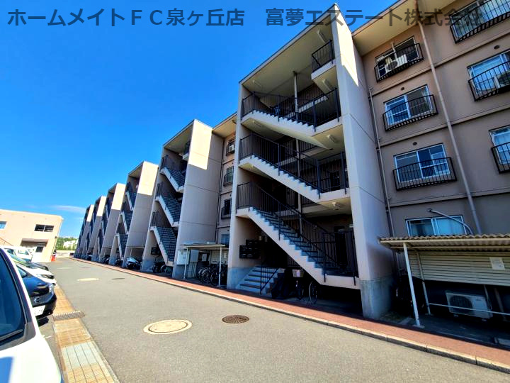 ニュー泉北マンションのエントランス
