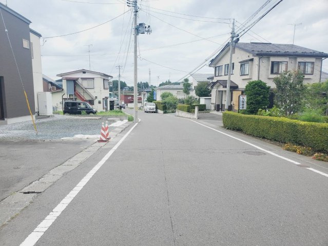八戸市大字妙字黒ヶ沢の前面道路含む現地写真