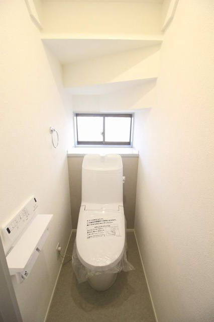 壬生町安塚のトイレ|新品のトイレに交換済み！温水洗浄機能付きトイレで快適です！