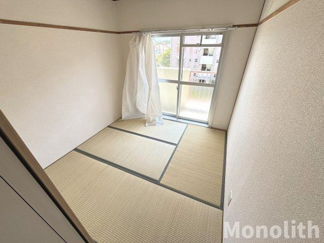 鶴山台37号棟の和室
