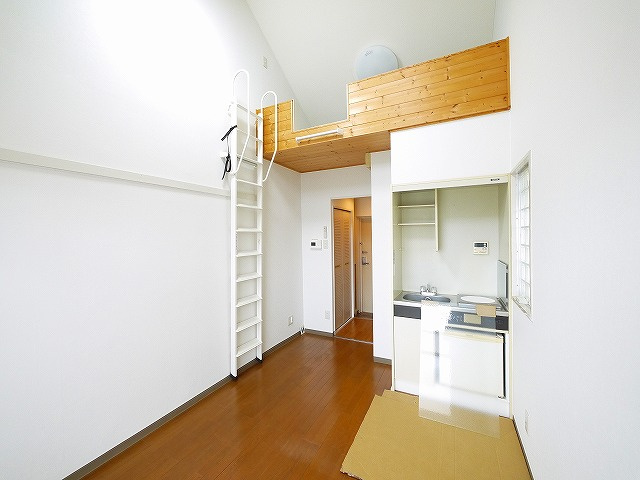 シティパレス21西大寺Part1の寝室|開放的な寝室です