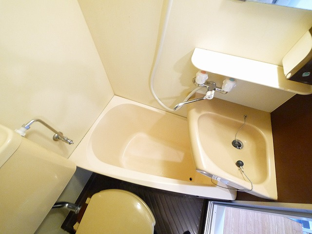 シティパレス21西大寺Part1の浴室|コンパクトで使いやすいお風呂です