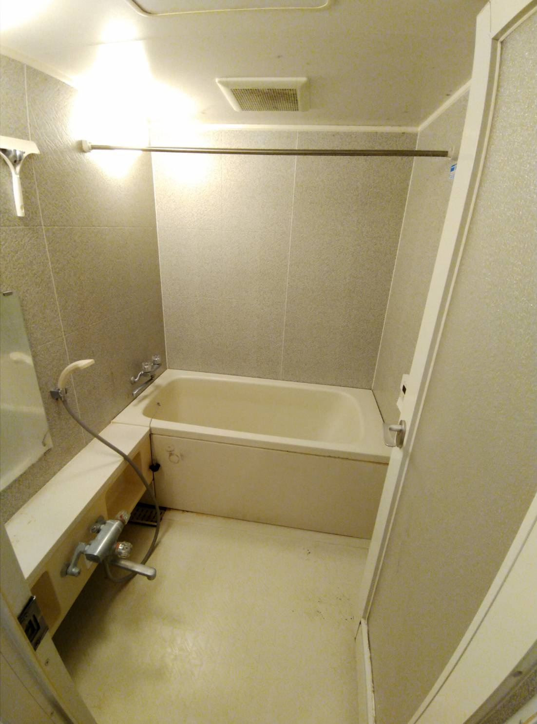 芦野マンションの浴室