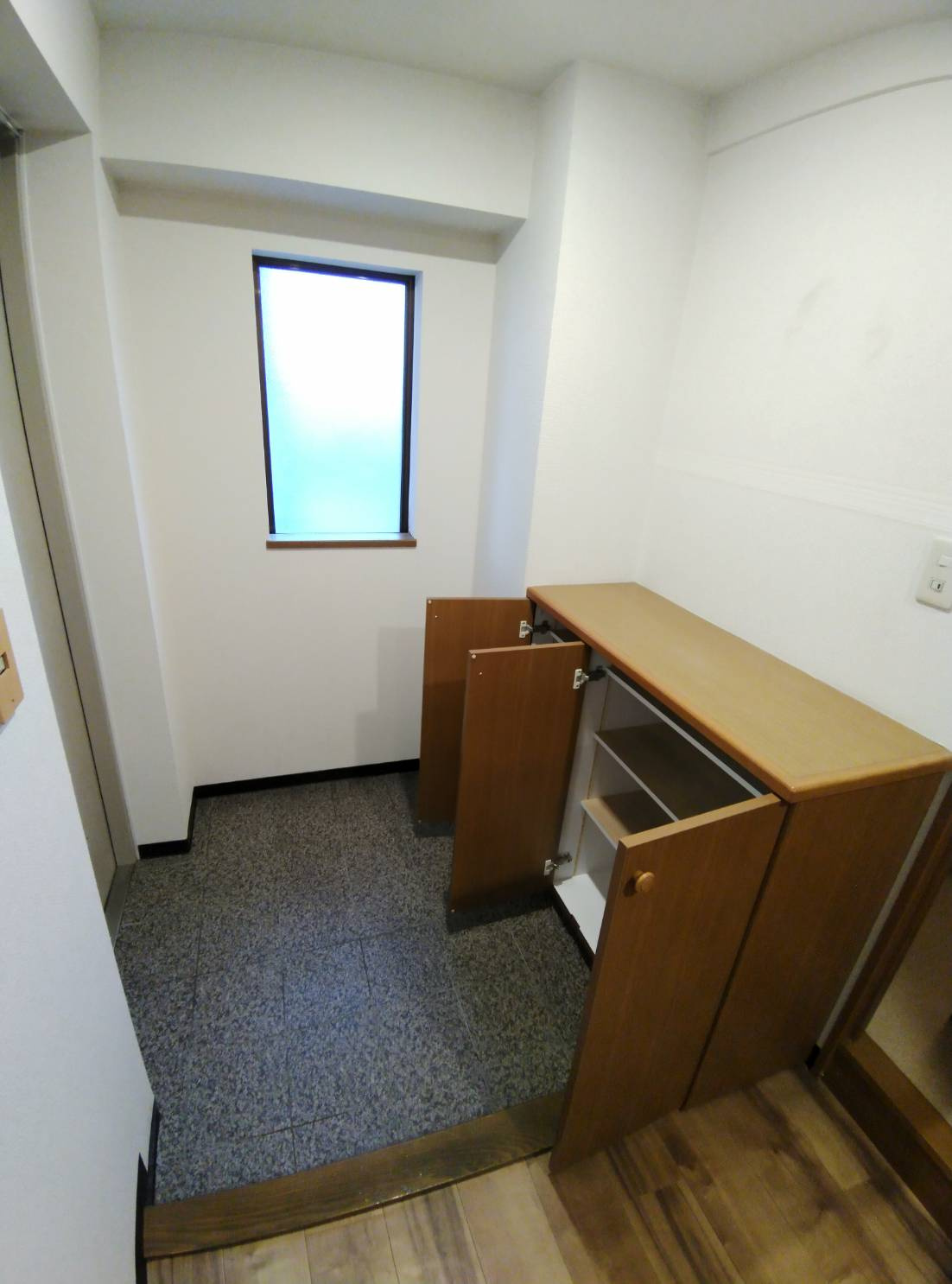 芦野マンションの玄関