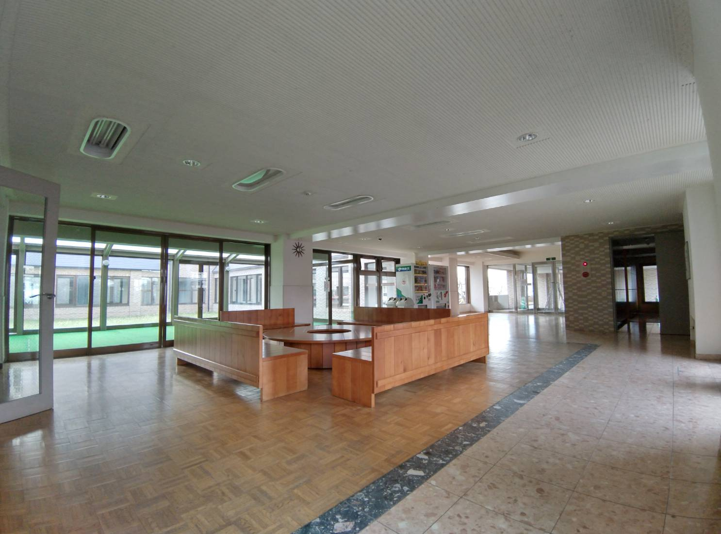 芦野マンションのロビー