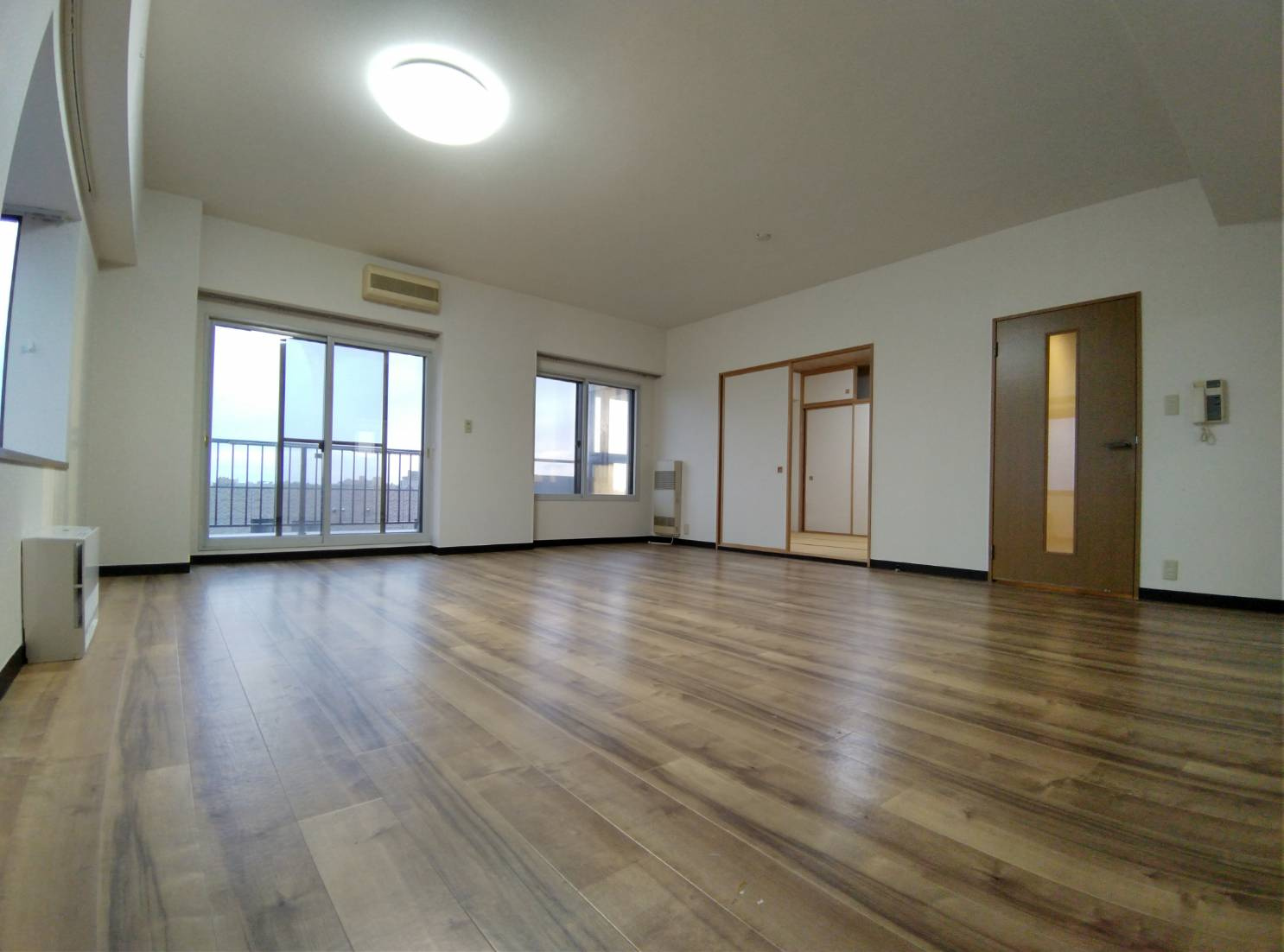 芦野マンションの居間・リビング