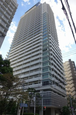 【外観】 | パークタワー梅田 | 2013年建築、31階建ハイブリッド免震タワーマンション