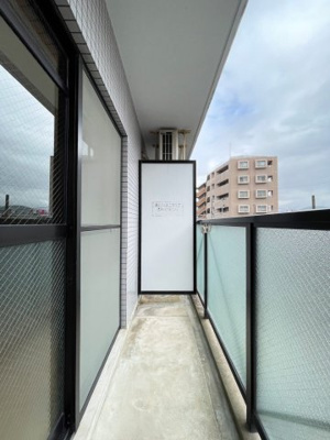 【バルコニー】 | パラッツオ春日 | 別号室の写真になります。現況優先。